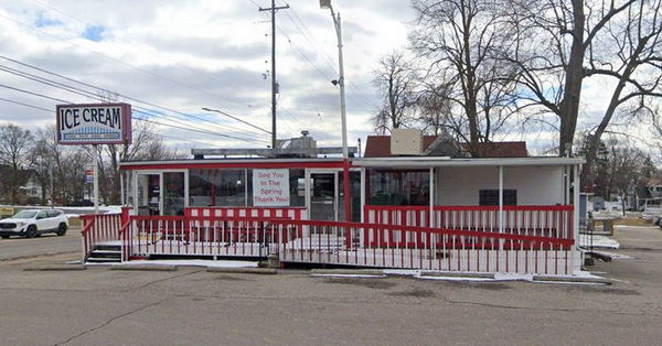 A&W Restaurant - Davison - 505 N State St (newer photo)